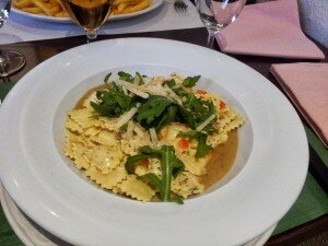 Ravioli Maison farcis au chèvre au caviar d’aubergines