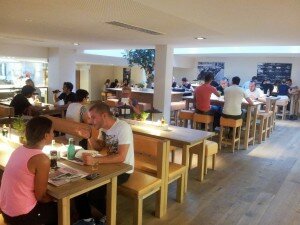 Intérieur du Vapiano à Lausanne