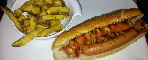 Le hot-dog du Café des Artisans