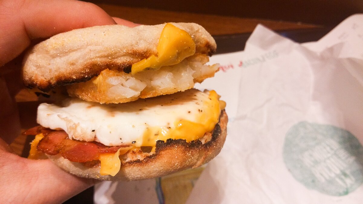 Mcdo-breakfast-bacon-&-egg-muffin