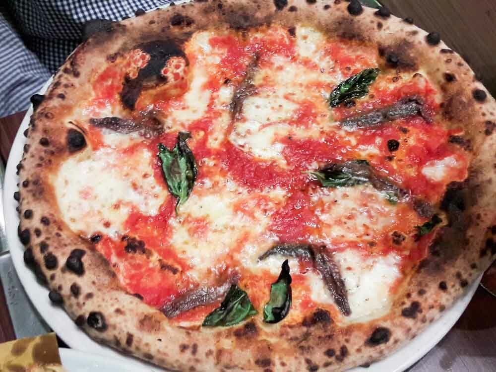 Pizza de chez Luigia avec anchois